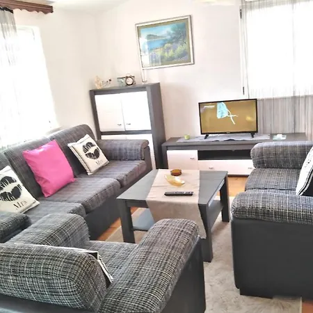 Lucija Apartamento *